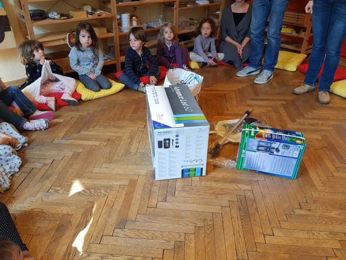 Bestaunen des Materials