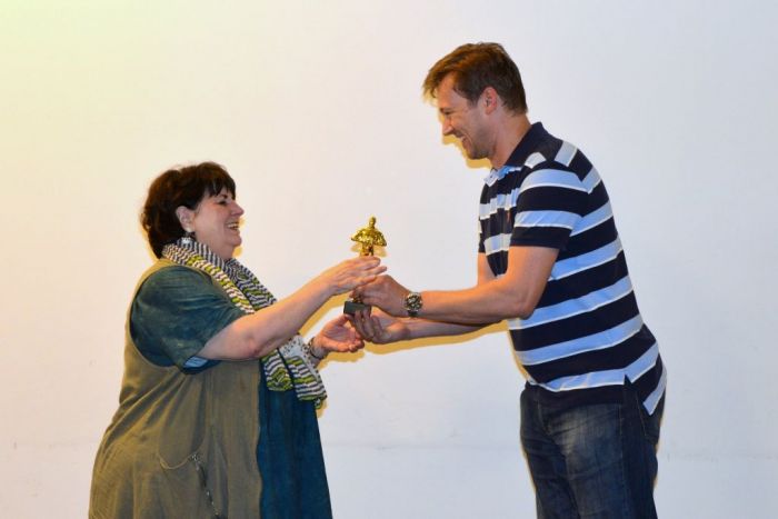 Übergabe des Goldenen Anton an Evelyn Kolar von Andreas Schramm, ÖVVÖ Präsident Übergabe des Goldenen Anton an Evelyn Kolar von Andreas Schramm, ÖVVÖ Präsident