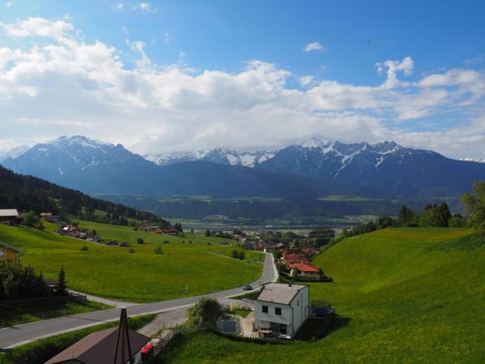 Schöne Aussicht auf den Beginn der Nordkette Tirols Schöne Aussicht auf den Beginn der Nordkette Tirols