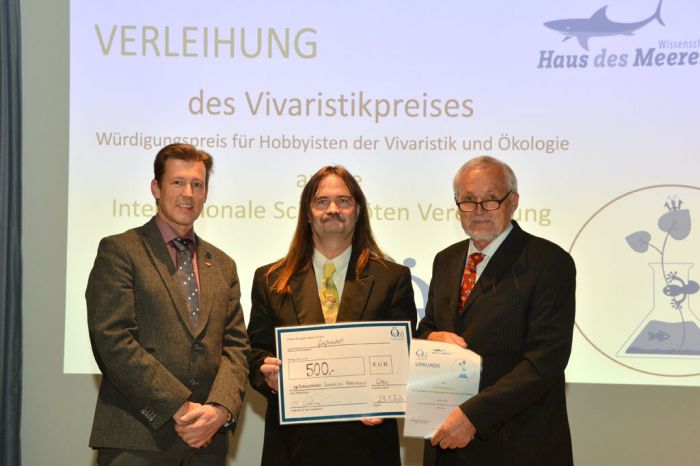 Vivaristik Preis für ISV (v.l.n.r.: A. Schramm, G. Schaffer, W. Hödl) Vivaristik Preis für ISV (v.l.n.r.: A. Schramm, G. Schaffer, W. Hödl)